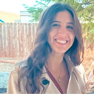 Meet your Posher, Alyssa